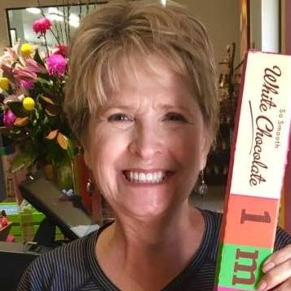 Meet your Posher, Laurie - Picture 1 of 1